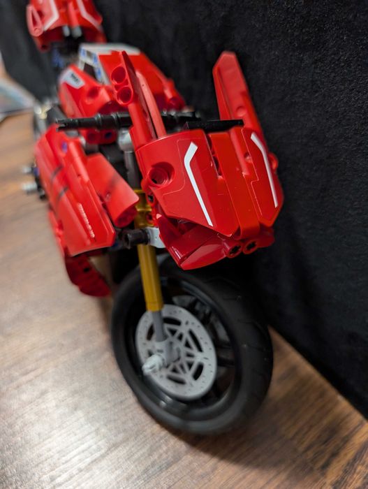 LEGO technic Ducati 42107