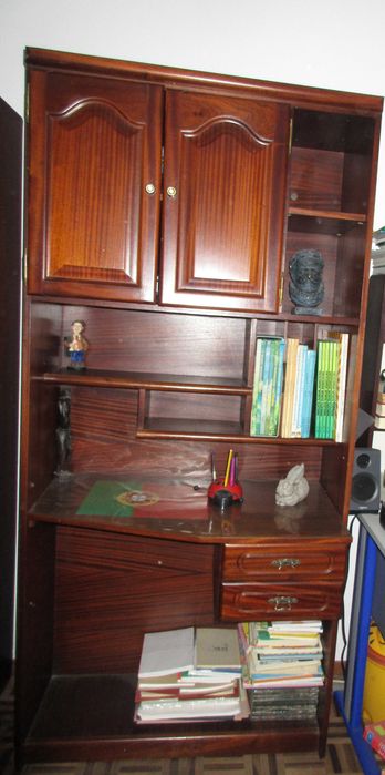 Estante com duas camas