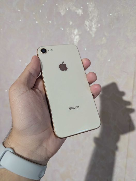 iPhone 8 на 64gb