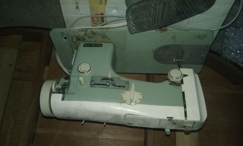Maquina de costura oliva 515