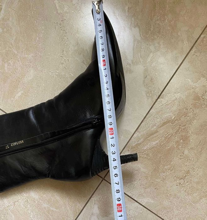 Продам женские кожаные полусапожки, р. 37
