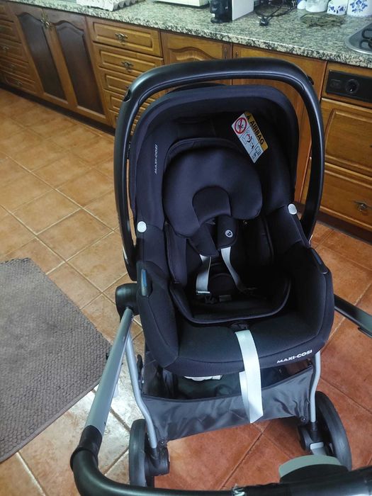 Carrinho de bebé completo