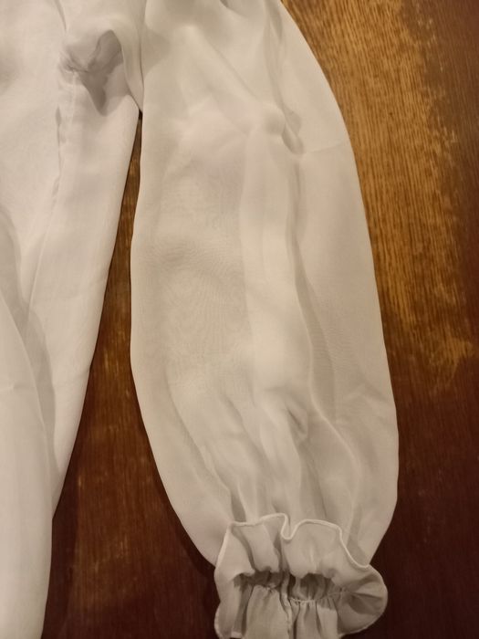 Biała bluzeczka z kokardką 158