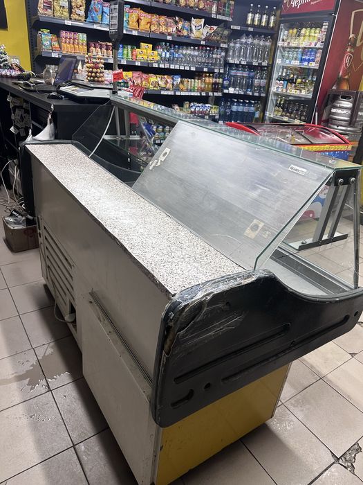Вітрина гастрономічна  терміново