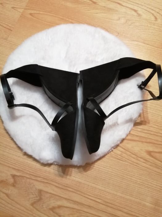 Buty na koturnie 37
