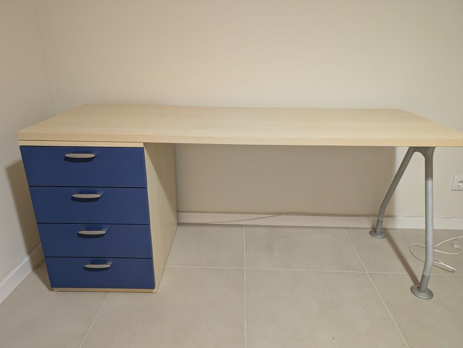 Secretária com gavetas 165 x 65cm