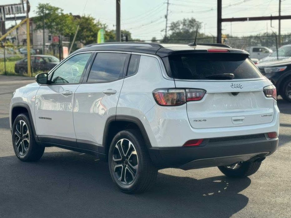 Jeep Compass      2021