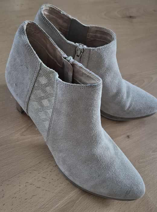 Beżowe botki rozmiar 40