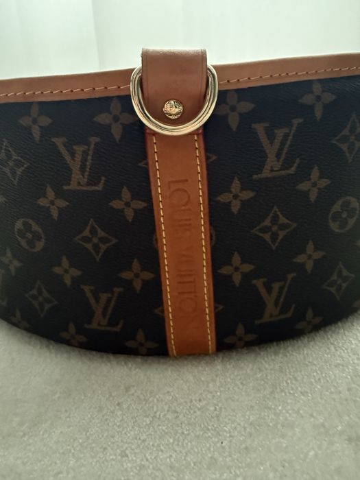 Лежак для улюбленців Louis Vuitton
