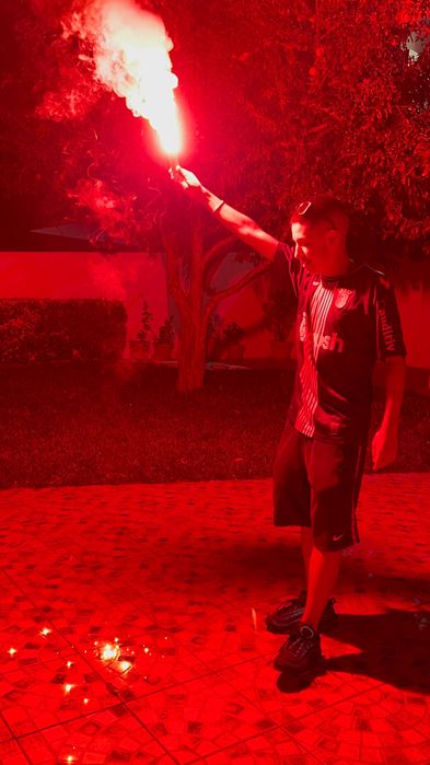 Bicicleta azul em bom estado