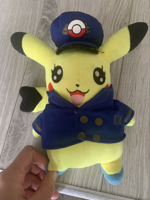 Pikachu w ubranku