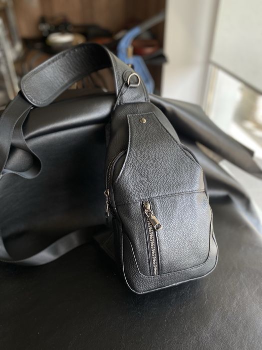 Сумка чоловіча шкіряна на грудь. Слінг. Бананка з натуральної шкіри