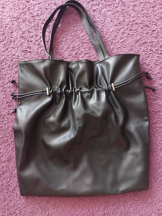 Czarna torba shopper miękka reserved