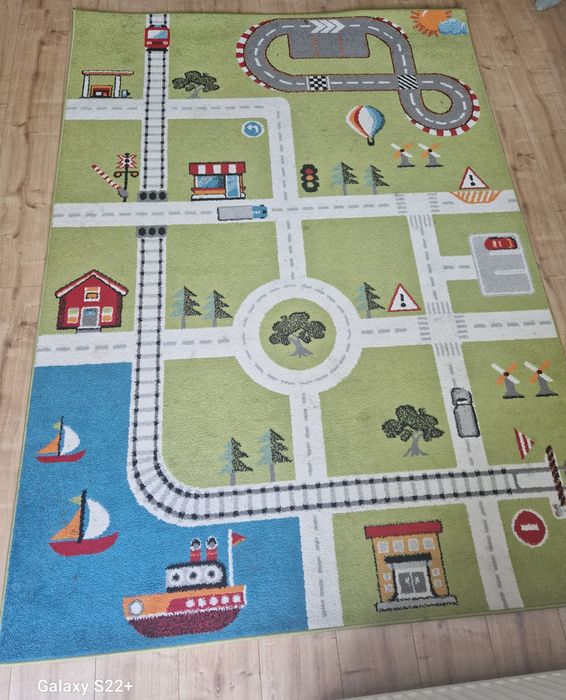 Dywan dziecięcy.