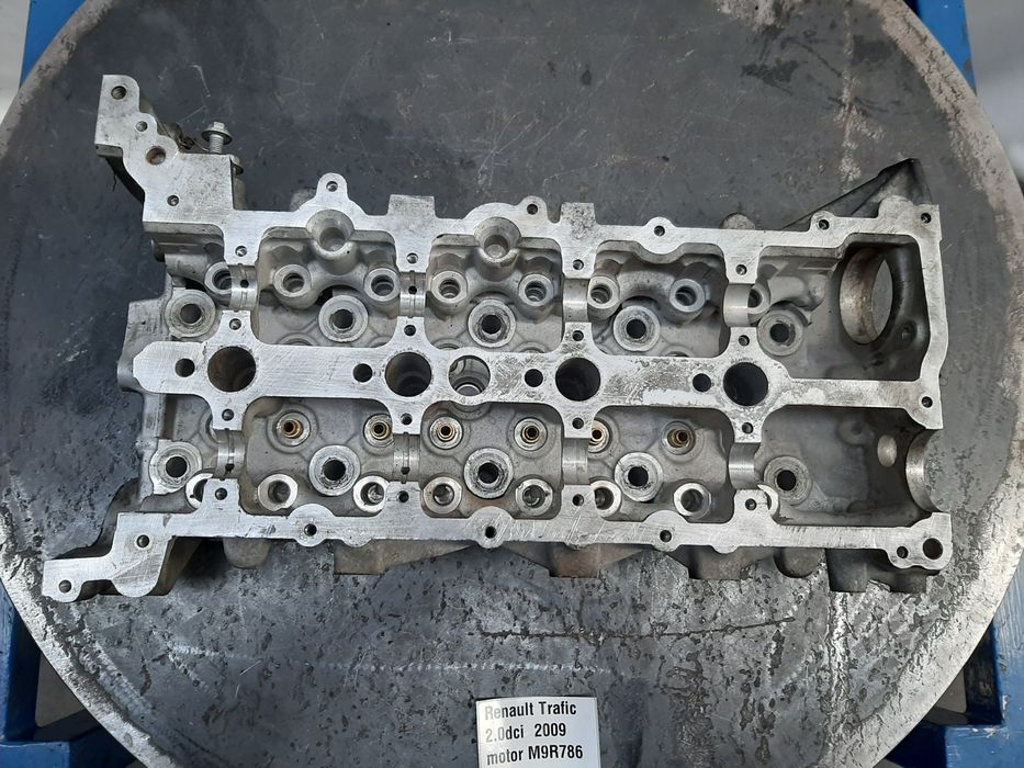 Colaça / cabeça do motor RENAULT Trafic II (FL)
