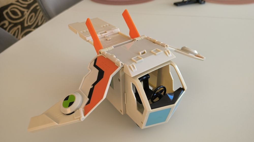 Фургон Макса Ben 10, Бен 10