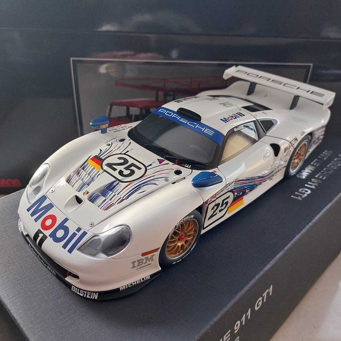 Miniatura AUTOart 1/18 Porsche 911 GT1 3.2L #25 24H Le Mans 1997