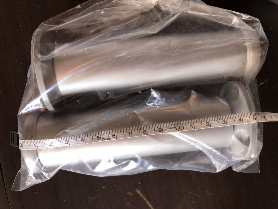 4 pés de móvel novos