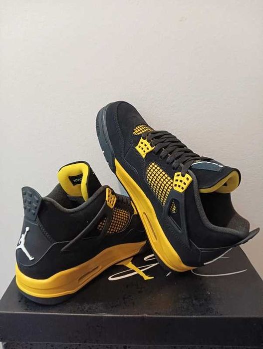 Buty Jordan 4 retro Thunder R.42