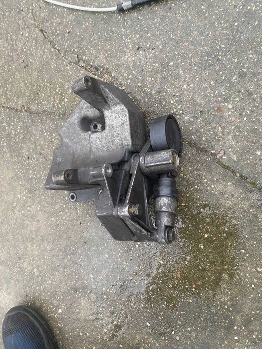łapa uchwyt mocowanie sprężarki kompresora BMW E36 E34 E38 E39 M50 M52