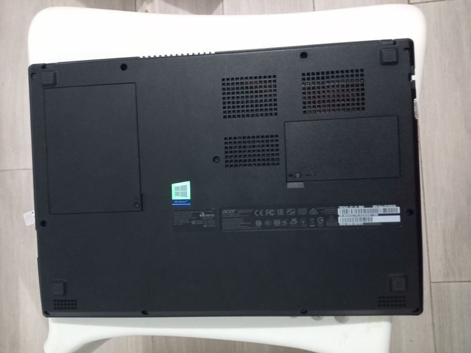 Acer TravelMate P2410 – i5 8ª Geração | 8GB RAM | SSD NVMe 256GB