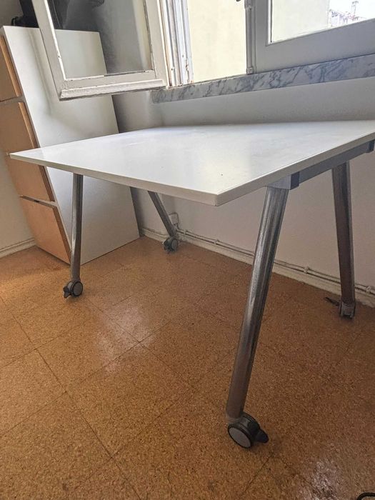 Secretária do IKEA usada