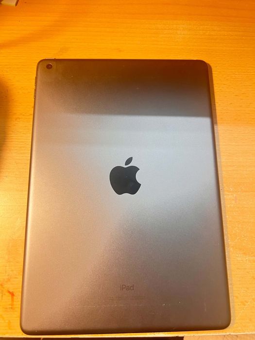 Ipad 8 generacji + klawiatura