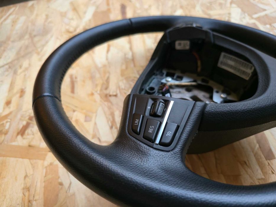Volante pele BMW Serie 5 F10 F11 c/ multifunções