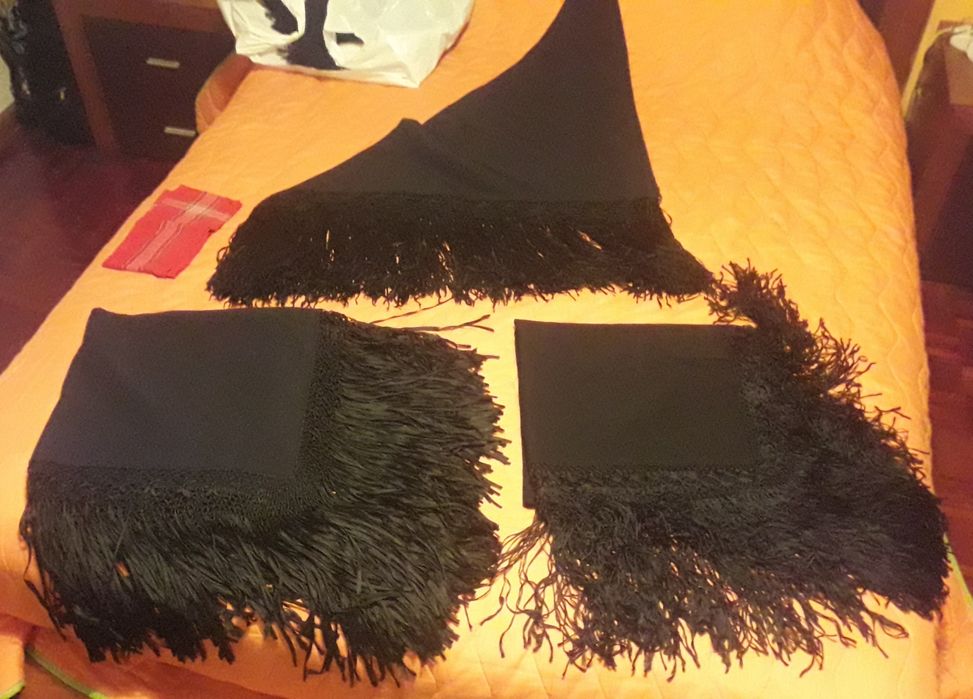 Lenços antigos e xailes