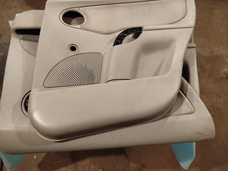 Запчасти к дверям Citroen C3