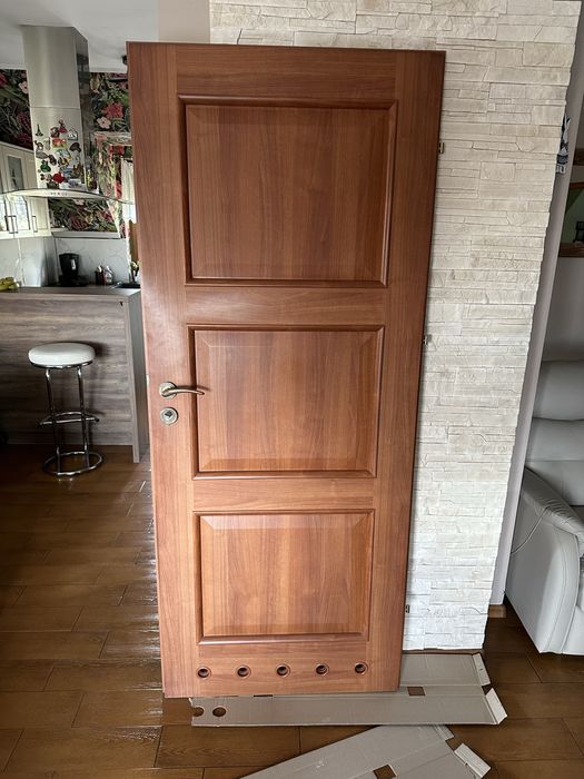 Brązowe drzwi Porta