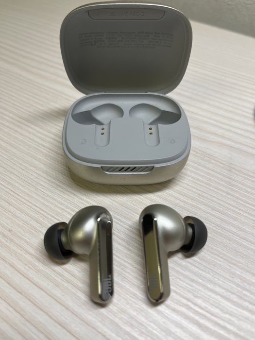 Навушники JBL LIVE PRO 2 TWS почти нові
