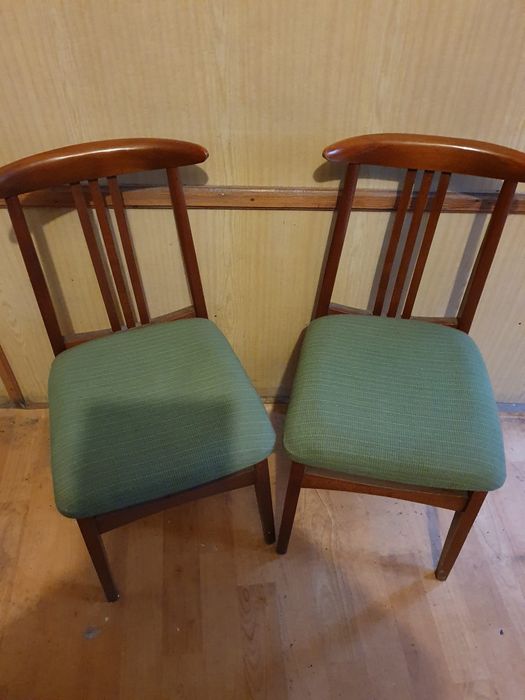 Krzesła vintage , polska produkcja