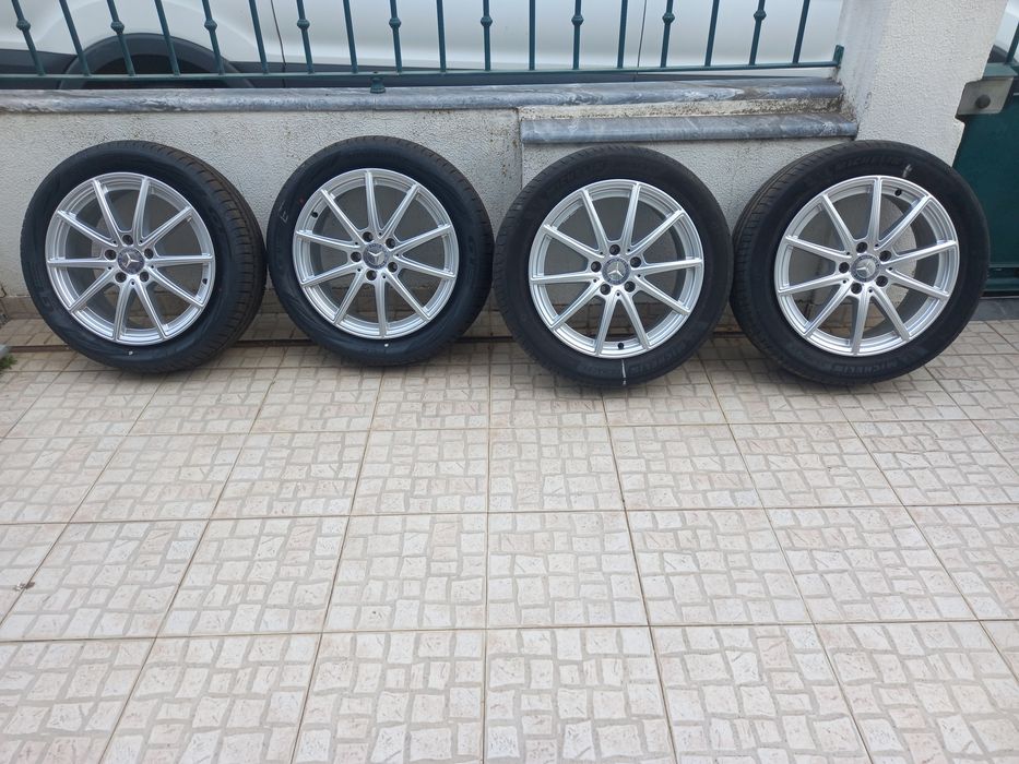Jantes originais da Mercedes com pneus incluídos