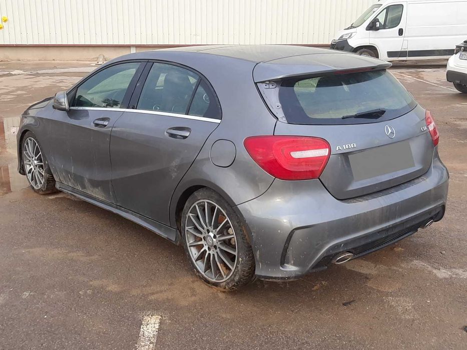 Mercedes-Benz Clase A A 180 CDI / d Blueefficiency (2015) - Carro Peças