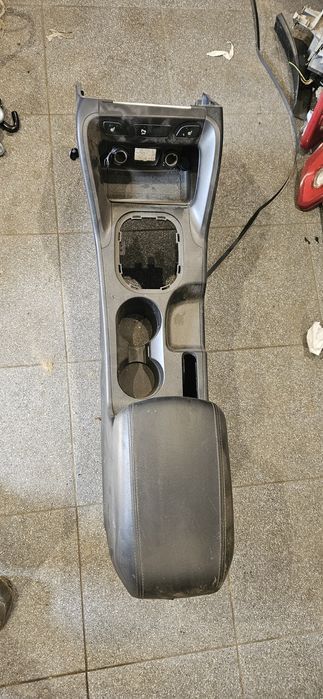 Hyundai ix35 Podlokietnik Tunel