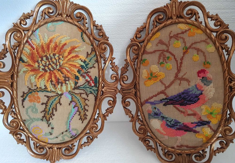 Dois Quadros em Ponto de cruz artesanal - vintage