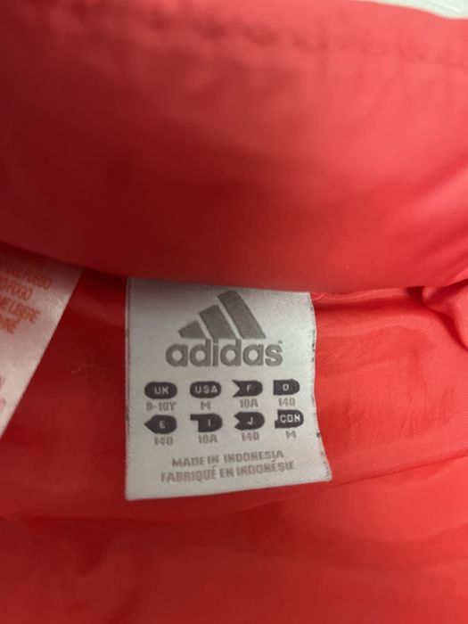 Пуховик Adidas 140 p після хімчистки.