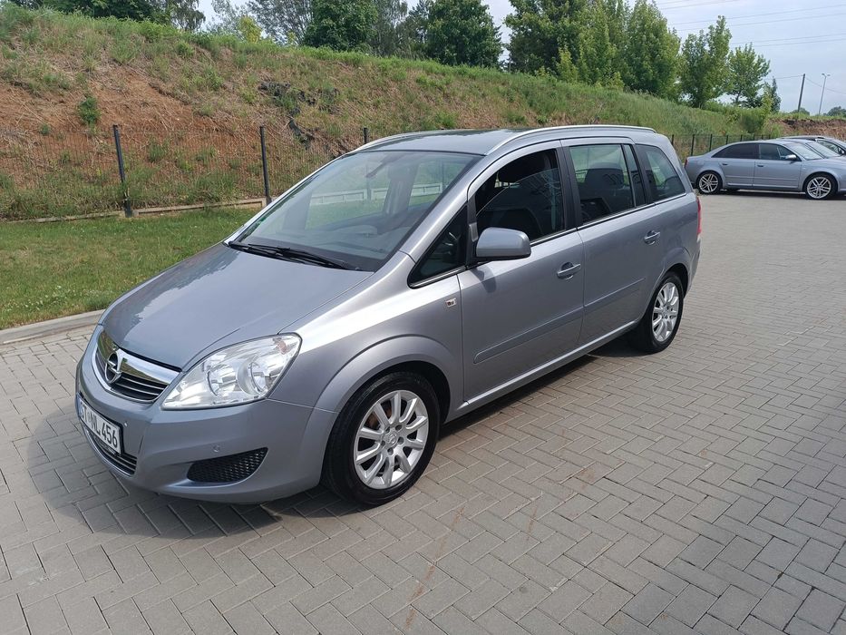 Opel Zafira B 1,8 benz,import Niemcy,7 osobowa,lift,ładny stan 2009rok