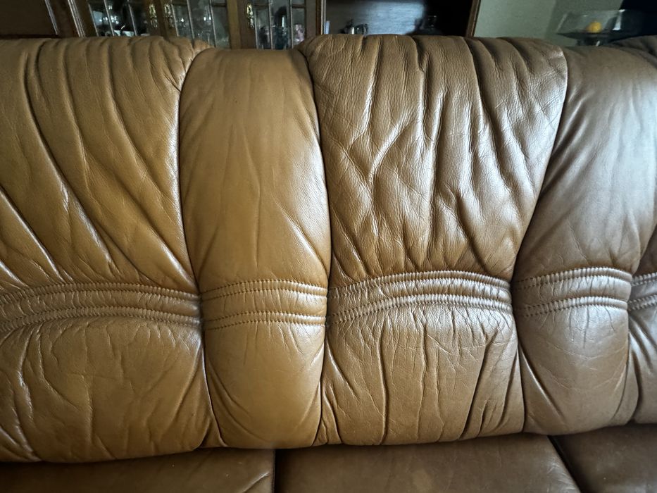 Sofá-Cama em Pele.