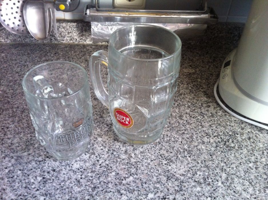 canecas de cerveja