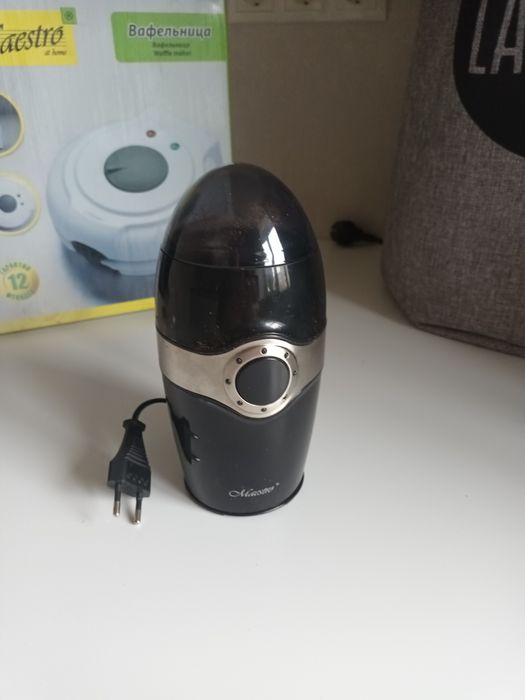 Продам кавомолку Maestro