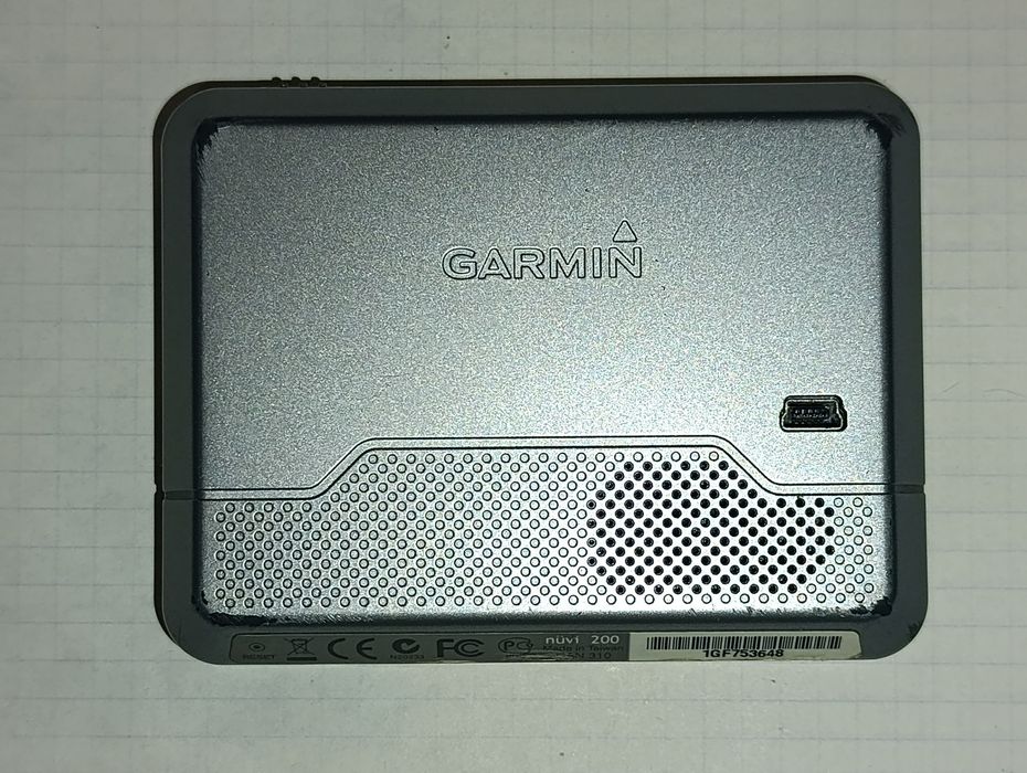 GPS-навигатор автомобильный "Garmin Nuvi 200".