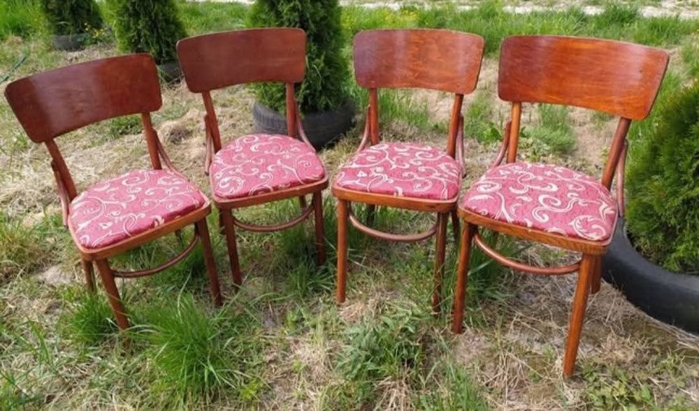 Дерев'яні мякі стільці