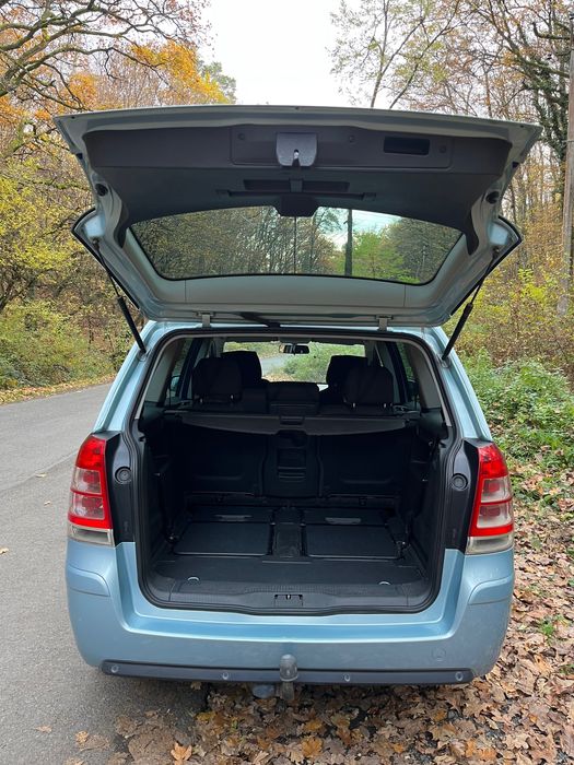 Продам власне авто Opel Zafira  Ужгород