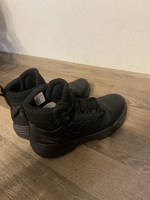 Черевики зимові adidas terex бу 42р. 26см