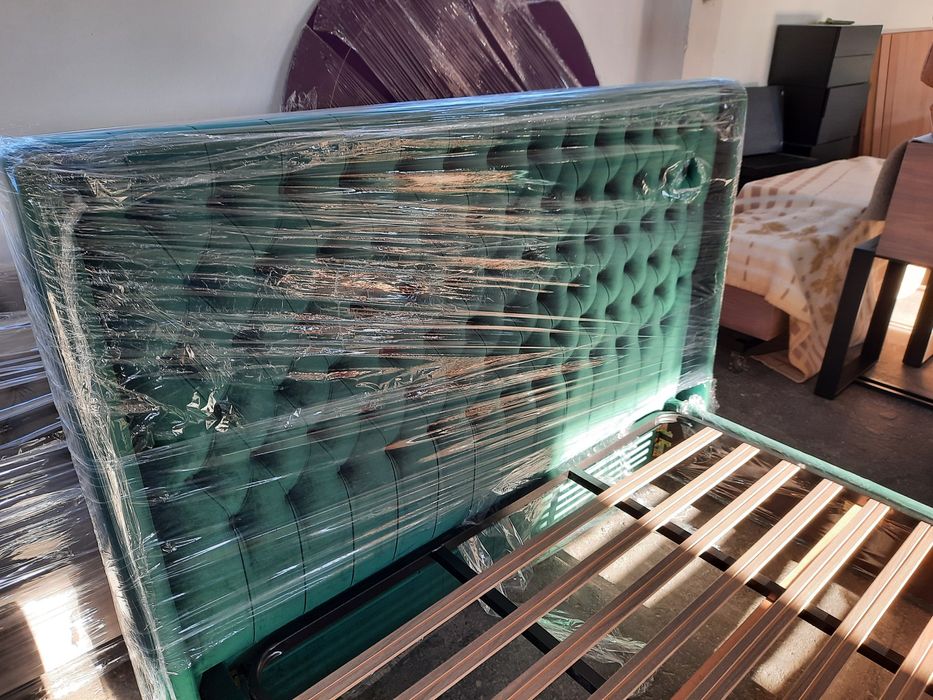 Cama Casal Estofada Veludo Capitoné