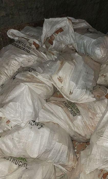 Serviços limpezas recolhas e mudanças