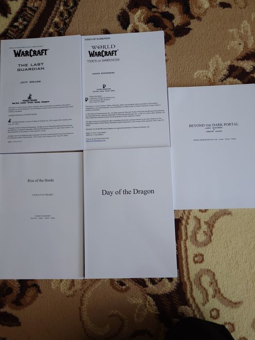 Комплект World of warcraft chronicles 1-4 + бонус