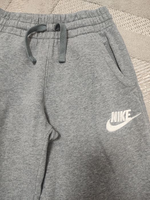 Спортивні штани Nike